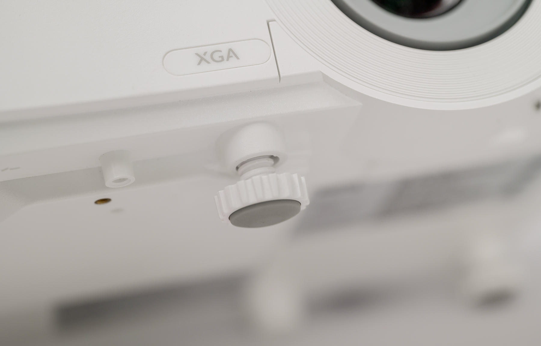 BenQ E520 Smart Business Projector Review It's hard to return once it is used!The first choice