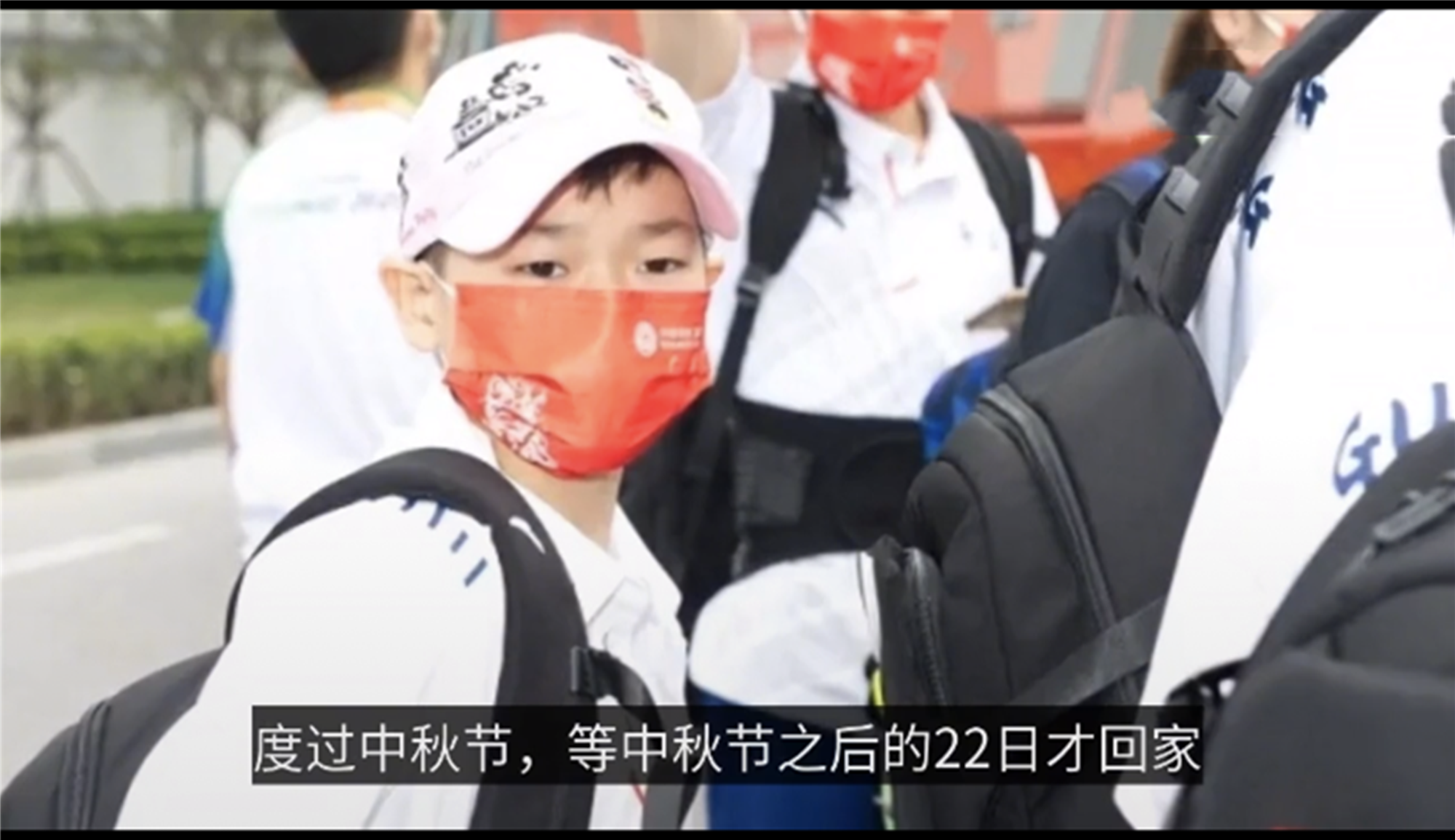 全红婵被保护起来，过节不回村！一家人在区里团聚，村子附近断网