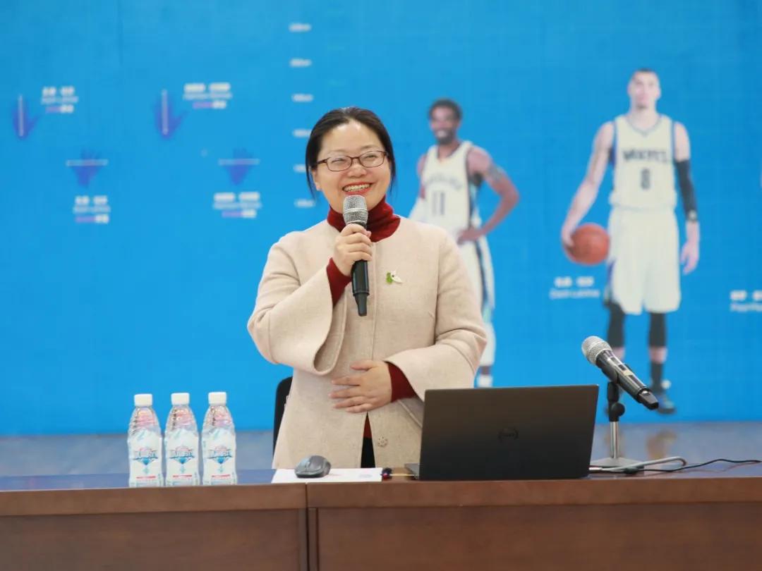 天府新区华阳中学教育集团小学集团部家长学院开讲啦