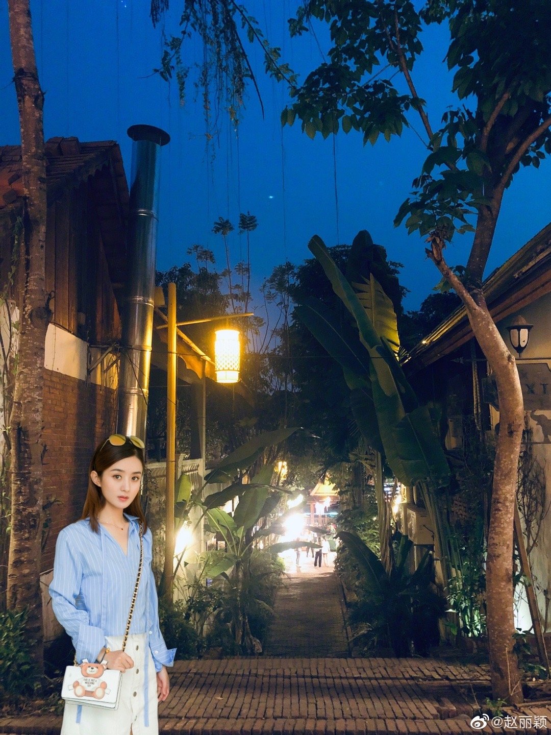 Zhao Liying is basked in " oneself are patted " after the photograph, vermicelli made from bean starch is initiative P graph contest, whose P to see best? 