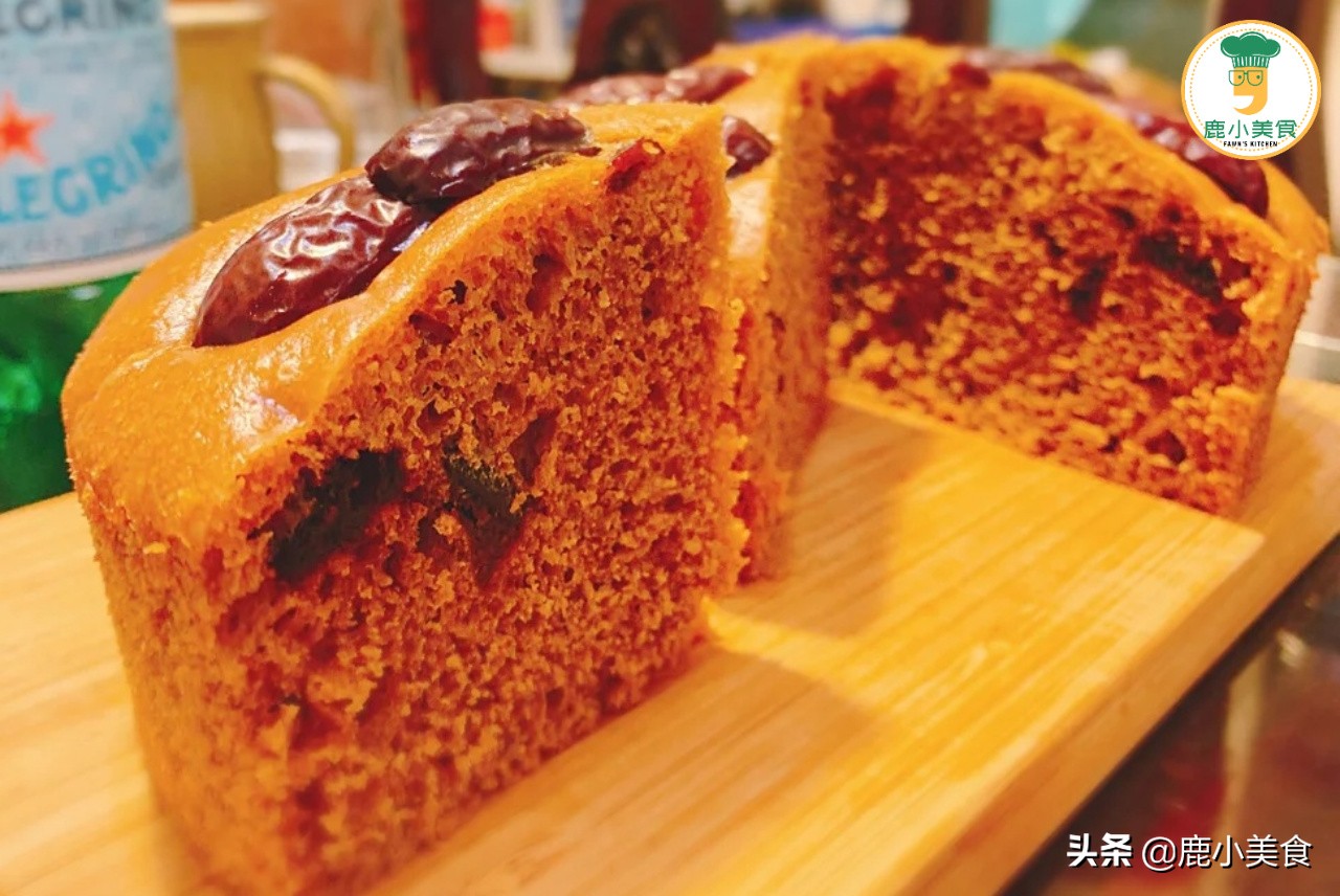 鬆軟香甜的紅糖發糕，不用揉麵，比饅頭還簡單，孩子隔天吵著要吃