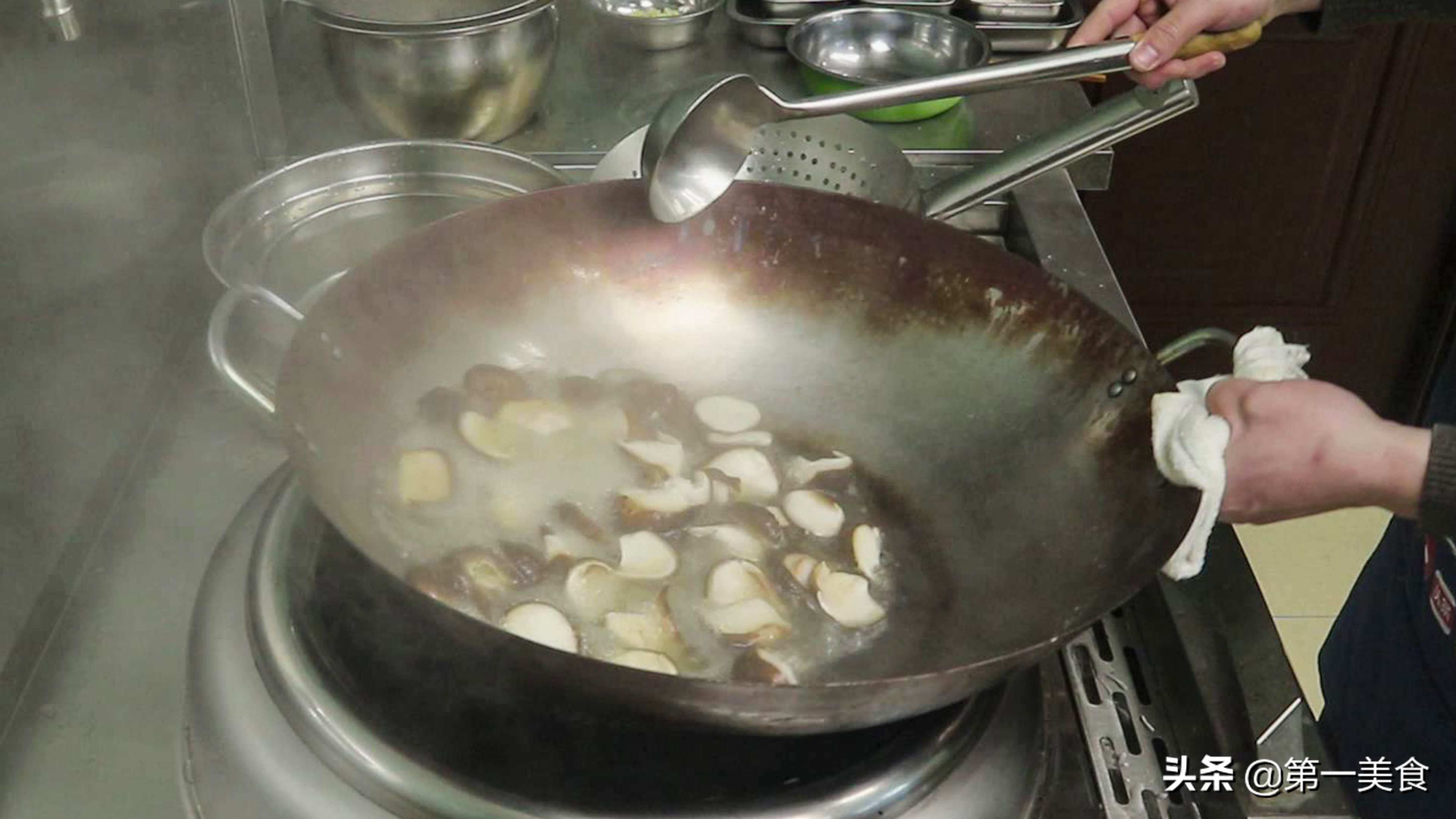 图片[5]-香菇菜苔做法步骤图 上桌连汤汁都没剩下-起舞食谱网