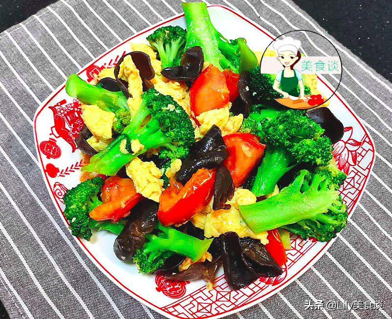 西兰花和此是绝配，不放肉也很香，隔三差五给孩子做，每回都光盘