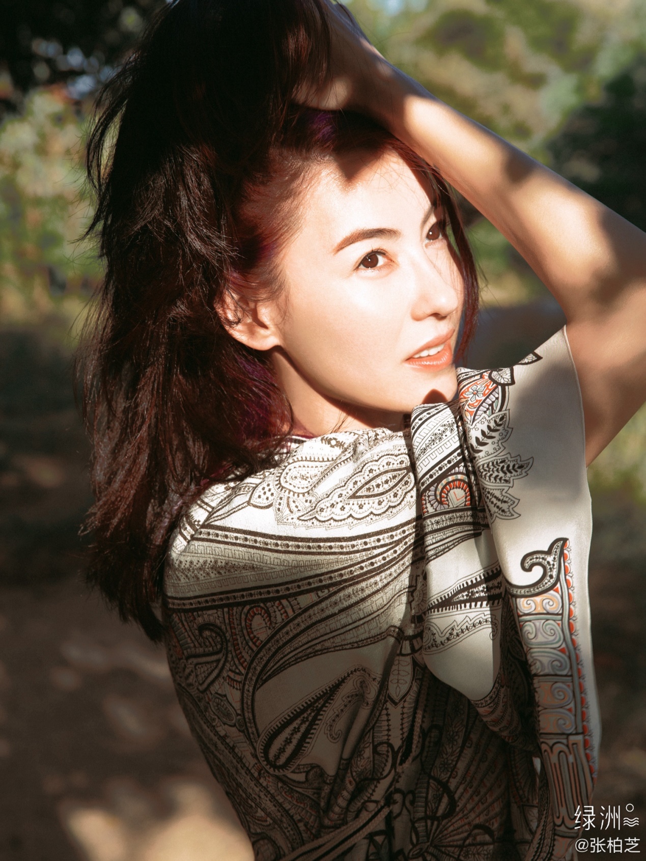 两个儿子复课！张柏芝开路虎亲自接放学，单亲妈妈魅力十足