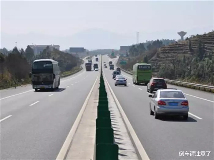 二广高速为何“臭名昭著”？车主：跑一次罚一