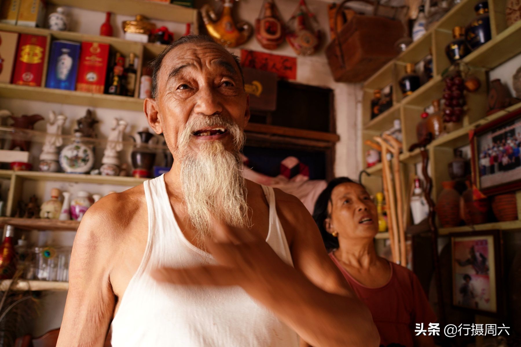 7旬老人深山迷路发现稀罕瓜，移植回家3年后果实累累，成抢手货