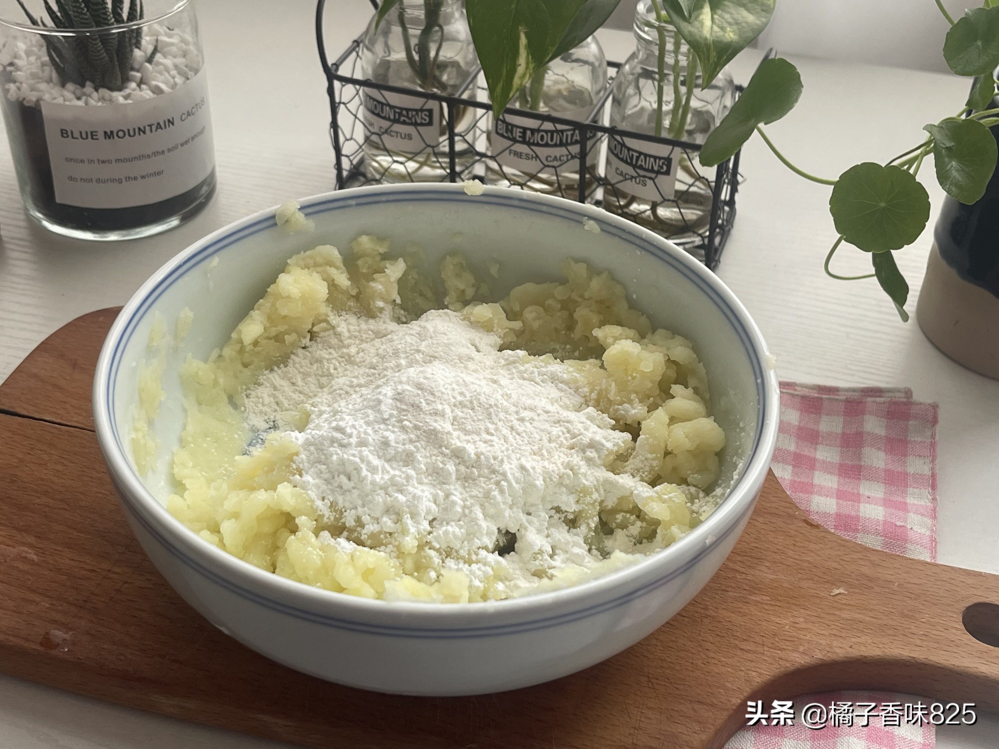 土豆新做法，香辣酸爽软糯劲道特开胃，比凉皮还好吃，适合夏天吃