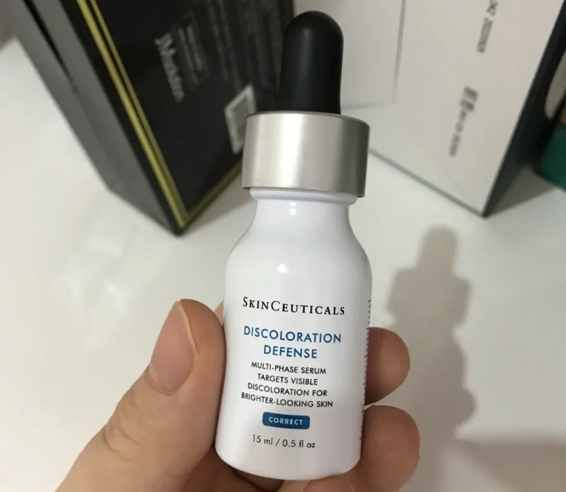“美白精华”怎么选？只看成分远远不够，赶跑黑色素才是关键