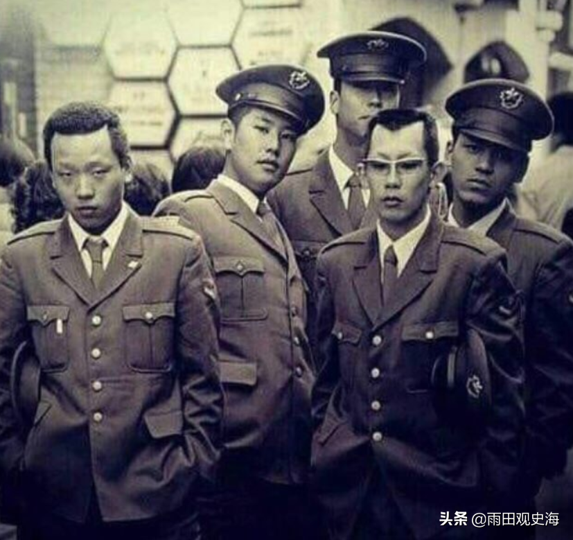 日本征兵海报史：昭和年代中二刚猛，如今却靠