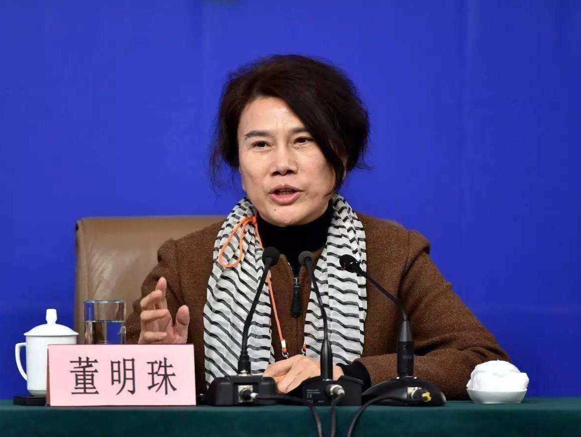 跟马云看法完全相反，曹德旺一语中的！互联网只是工具而已