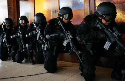 警察和軍人誰的權(quán)力更大？軍人一旦犯錯，警察可以拘留軍人嗎