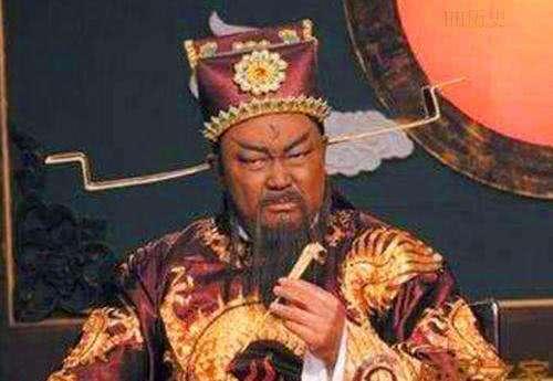 细数历代官服，汉朝霸气清朝繁杂，其背后是礼