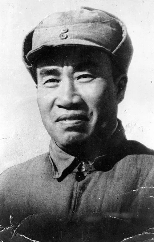 她21岁嫁给朱德，却只做了五年夫妻，婚姻破碎后