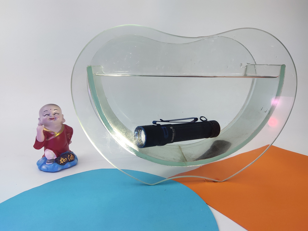 双按键EDC战术手电 方便快捷为你照亮整个世界