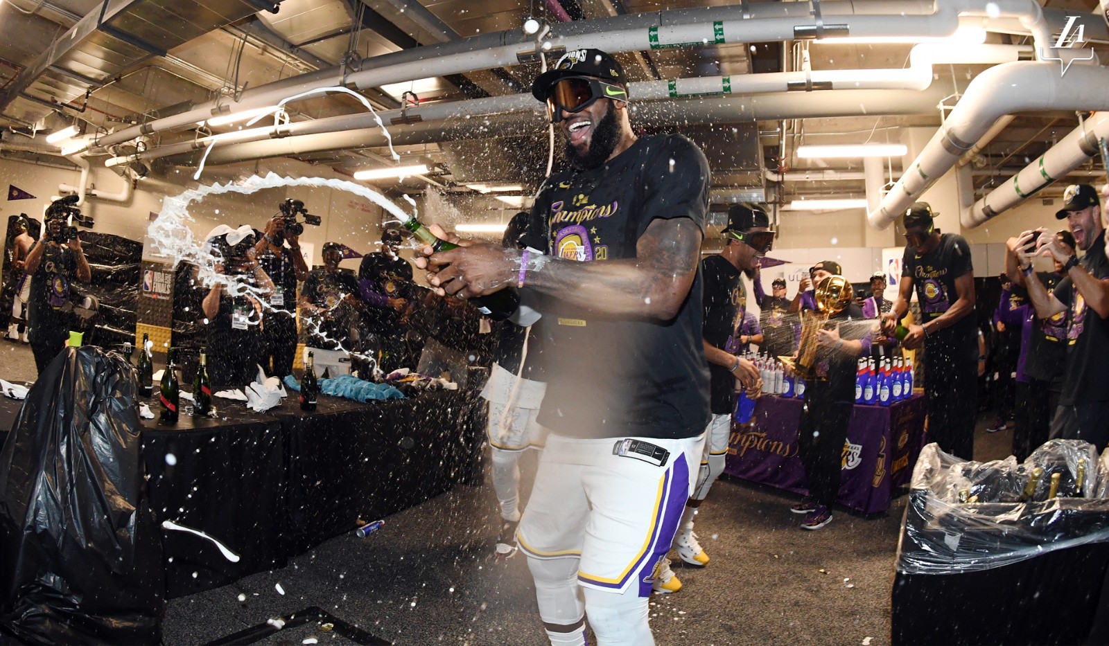 如果詹姆斯10次冠軍賽全部奪冠，他能超越喬丹嗎？美媒給出答案！-黑特籃球-NBA新聞影音圖片分享社區