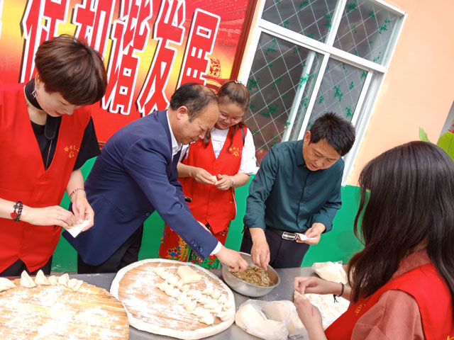 浓情五月天·感恩母亲节——邓州小草义工走进赵集镇养老中心