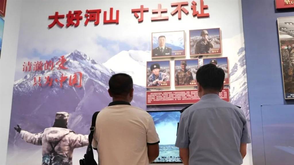 ���գ���ӡ�߾���ͻ�ֳ����»����ع⣬�߷��ٱ��ںӹȼ����б���ɢ