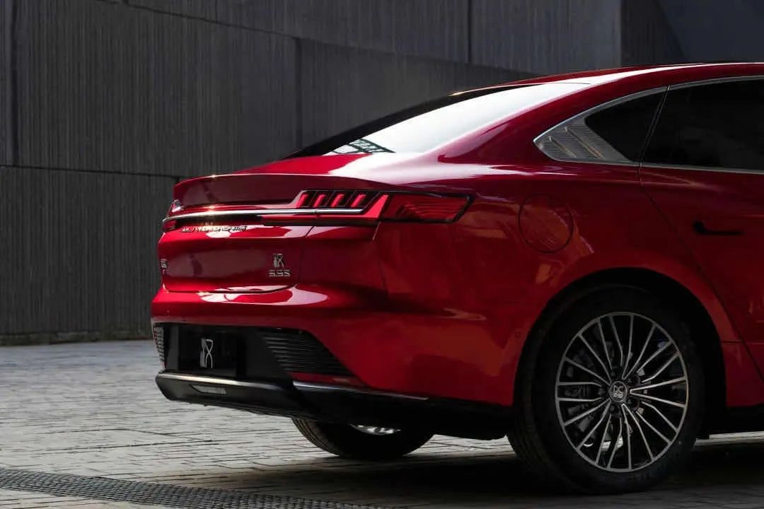 比亚迪汉 VS Model 3，这场“神仙打架”太过瘾