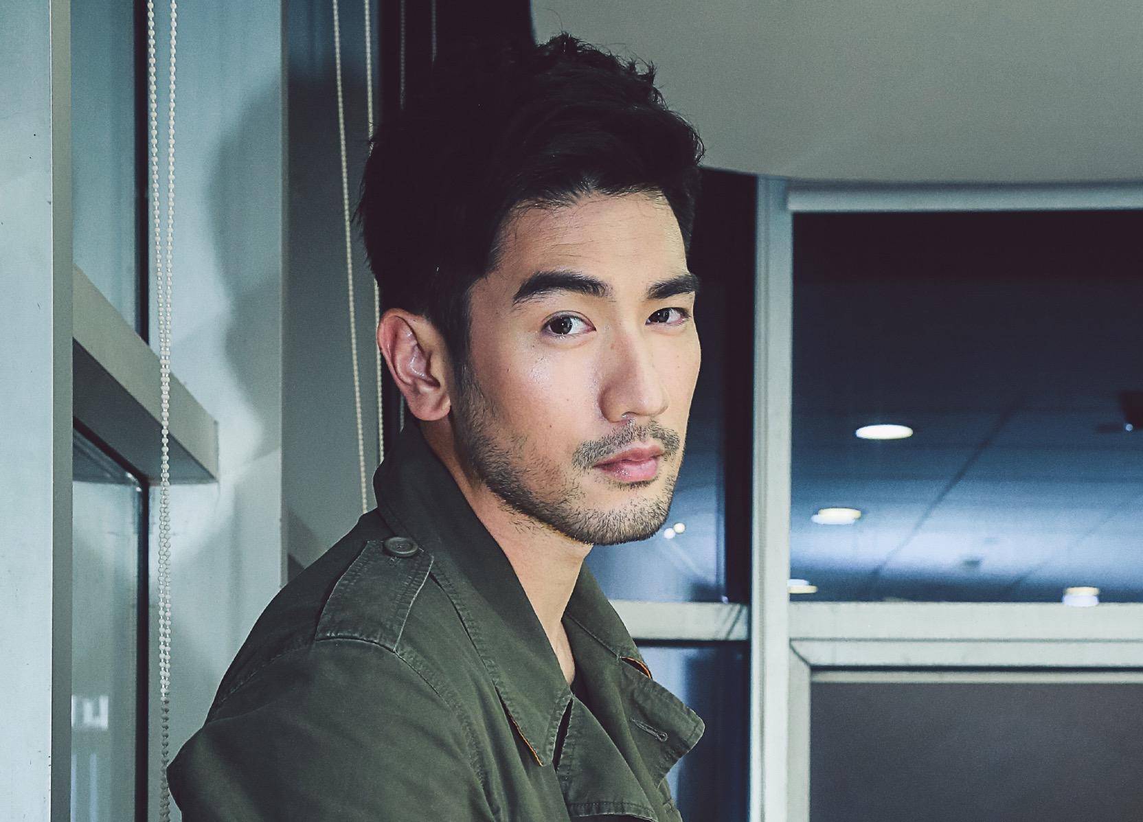 高以翔女友再晒旧照，高以翔怀抱婴儿与Bella相拥