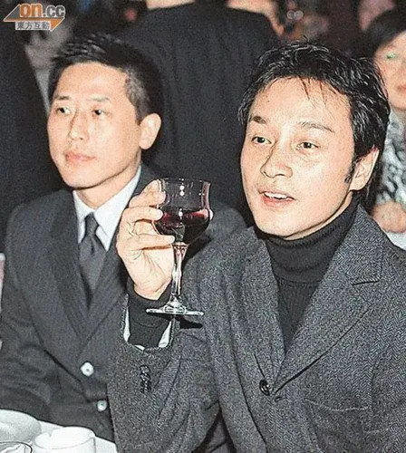 8张照片重温张国荣和唐鹤德的亲密时刻，爱情跨