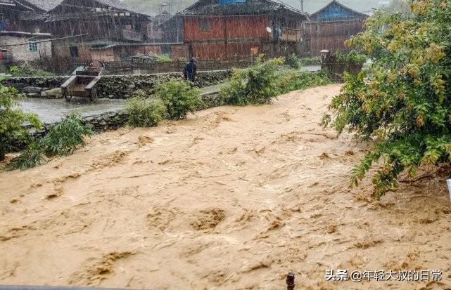 8级罕见大风，赤峰二中被吹成一中 ，预示着20