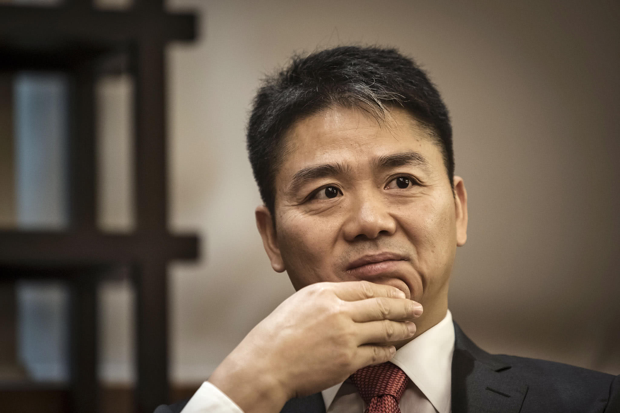 刘强东重回巅峰时刻，全年营收7458亿，江湖再传东哥名号
