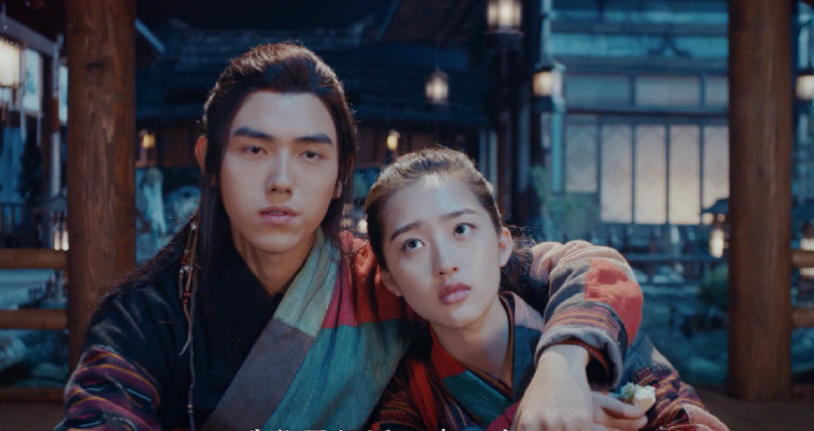 时代峰峻“大公主”，和陈飞宇关系好到片场摸