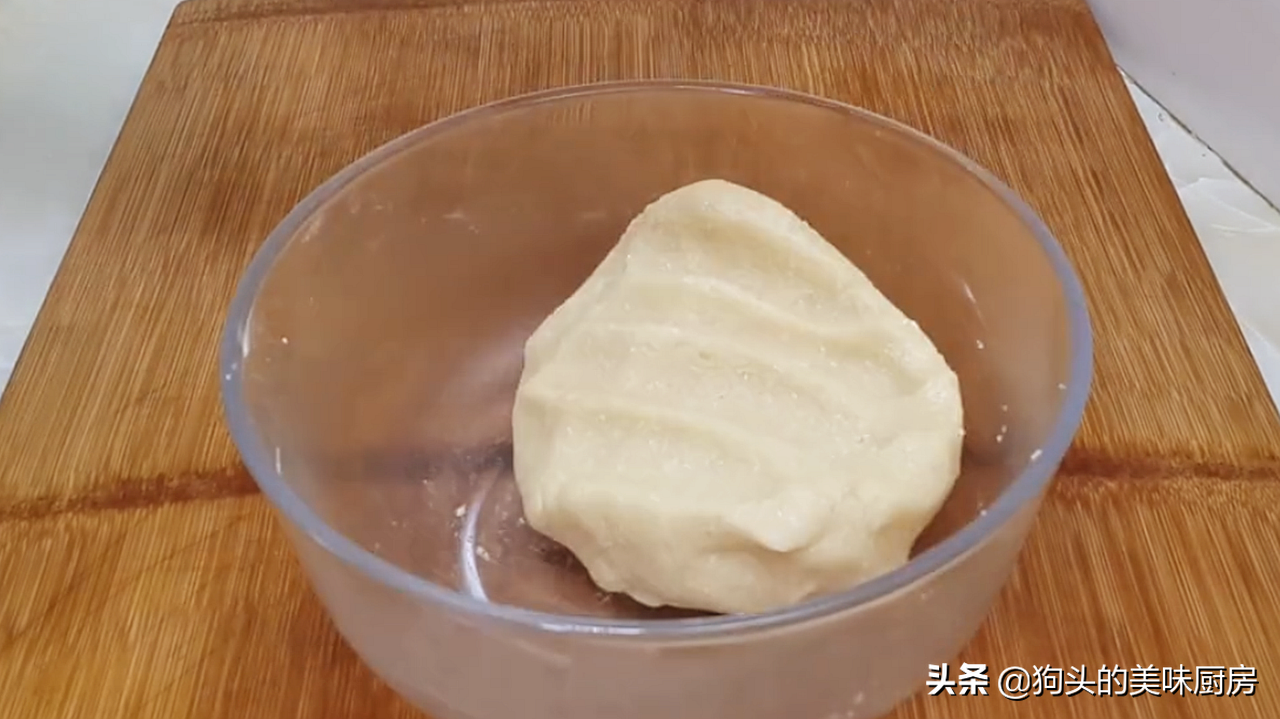 這零食我連吃了三天，一口一個，比麵包還好吃，太香了
