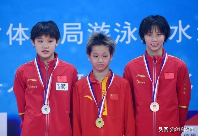 跳水三小只全运会证件照可爱!全红婵不笑显霸气,张家齐幼儿园萌娃