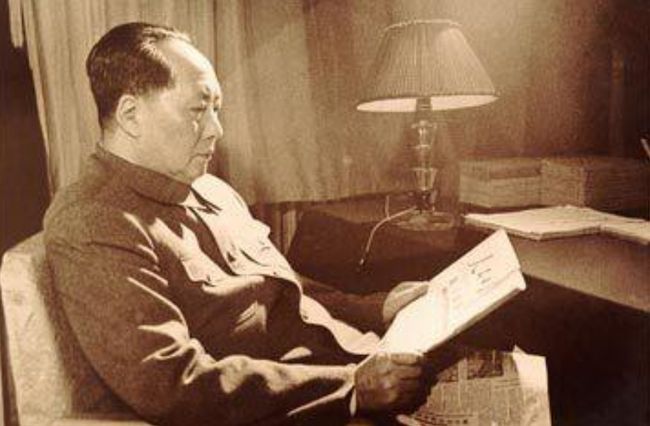 毛主席来到涿县，守城士兵大喊：没领导命令，毛主席来了也不开门