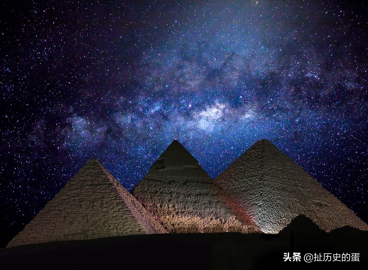 古老而神秘的埃及金字塔，挖开入口后，发现了这些东西