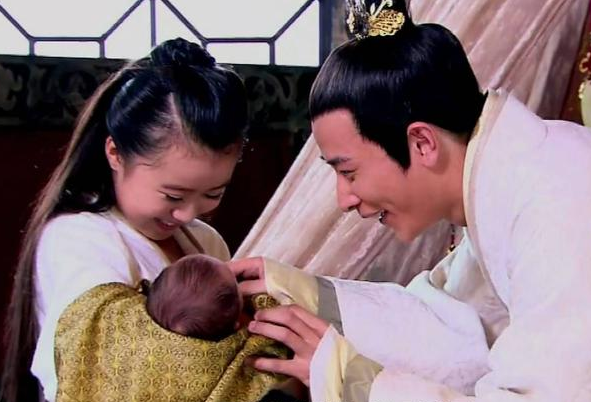 清代女子难产昏厥，误认已死封棺安葬，200年后