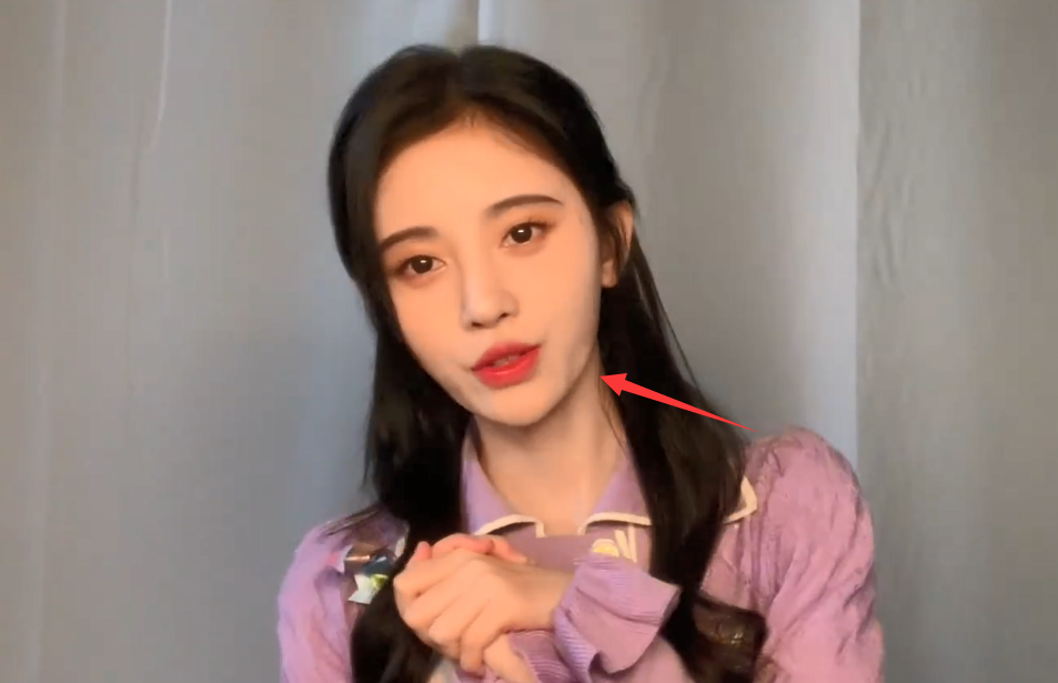 Ju Jingyi promoted the new song, with a sharp chin, long mouth, and ...
