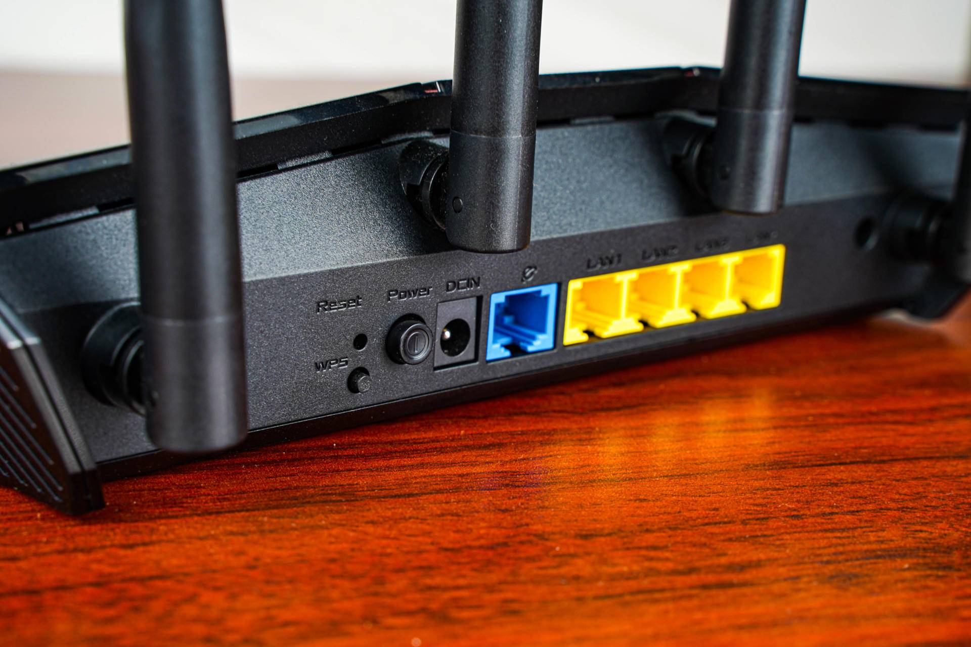 华硕AX56U热血版：全屋无死角，玩游戏还加速