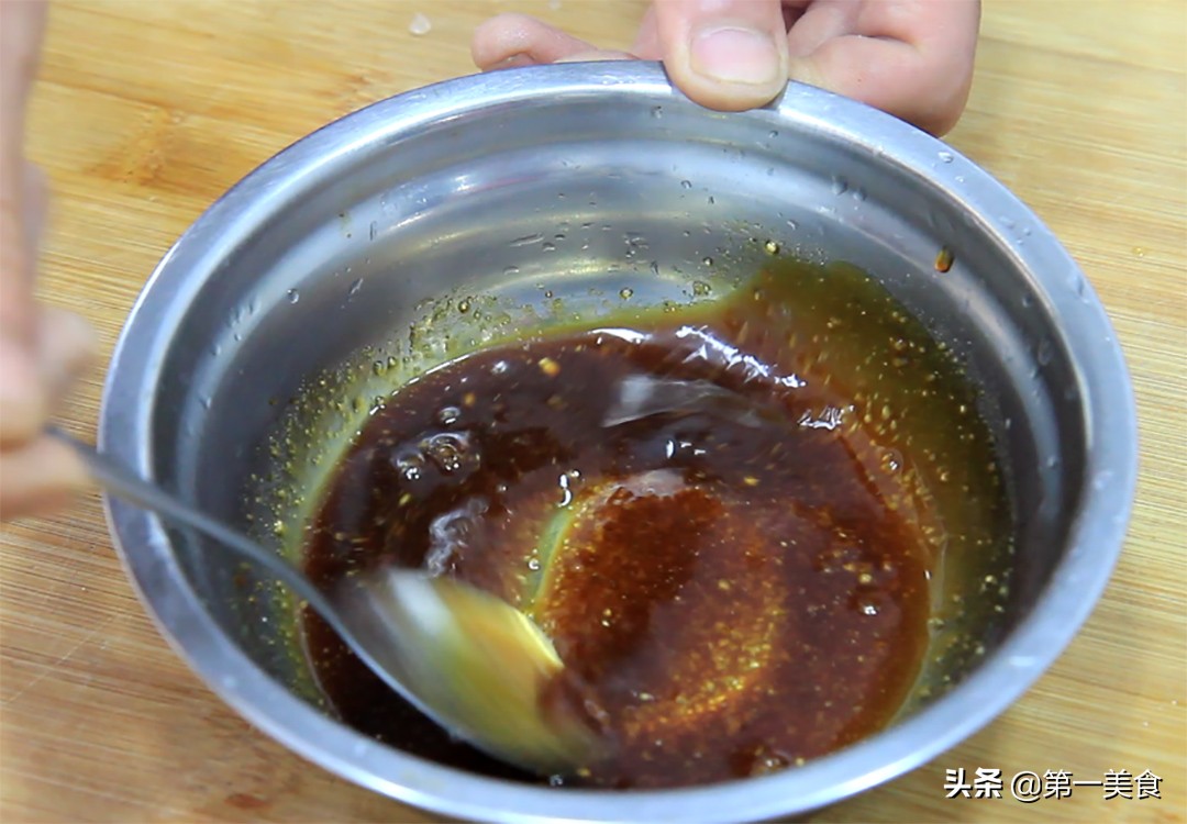 图片[6]-这才是油焖大虾的家常做法 色泽金黄 鲜嫩滑口 味道不输饭店-起舞食谱网
