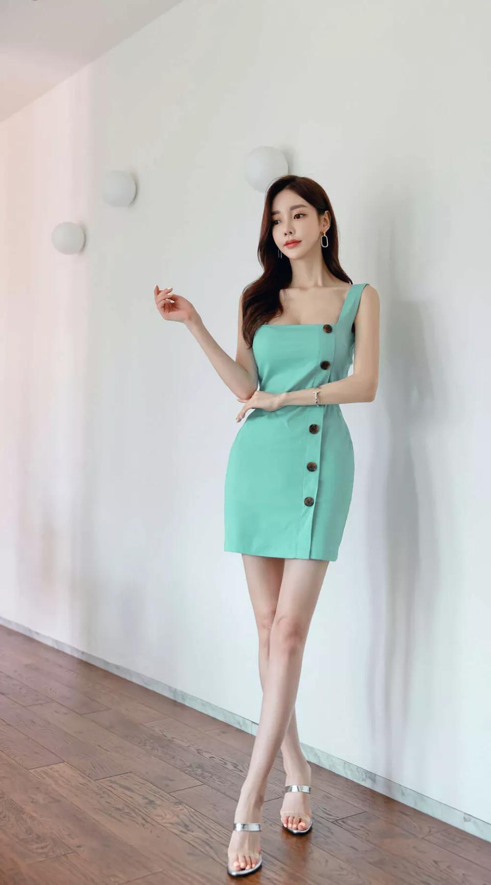 Sun Yunzhu's portrait photo, wearing a green dress, beautiful and ...