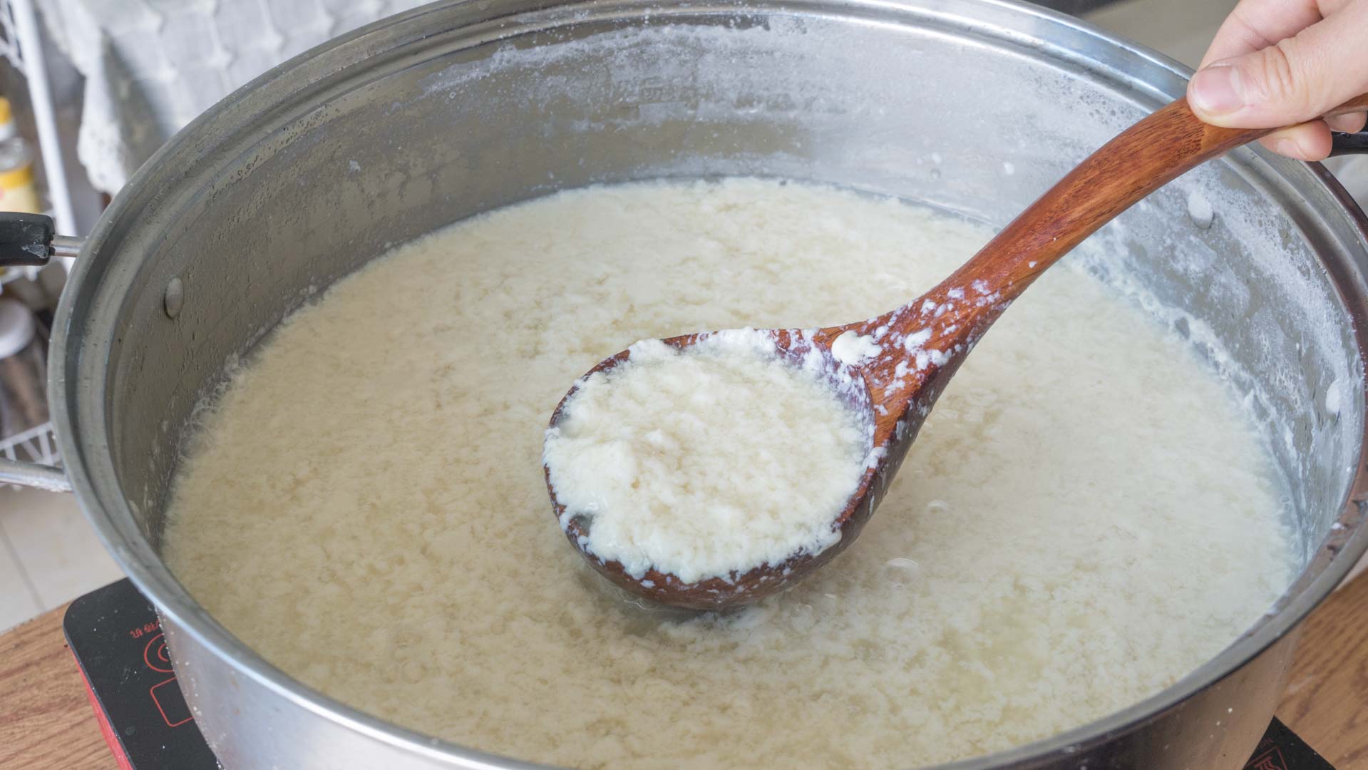 在家做豆腐，2斤黃豆出8斤豆腐，健康零添加，做法簡單又好吃