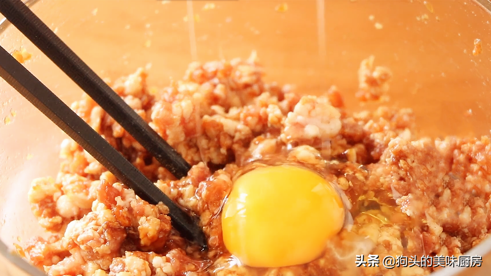 蛋餃用這個方法做，個個圓潤好看，簡單又方便，直接吃燉湯都可以
