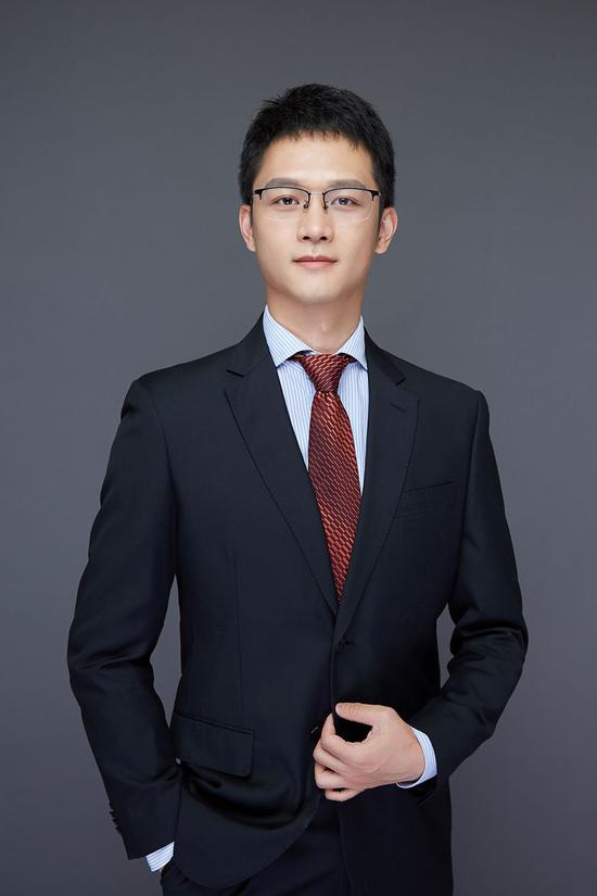 手握14.7亿的北大基金经理辞职了，只因为考上了公务员