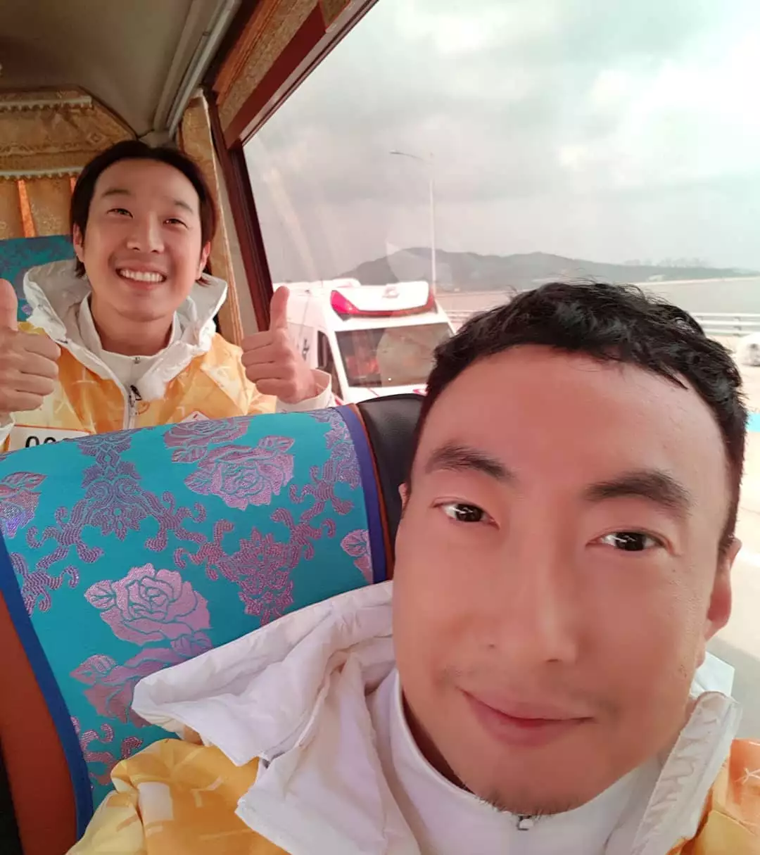 朴明秀上传花美男照,哈哈回:就算重新出生也无法长那样