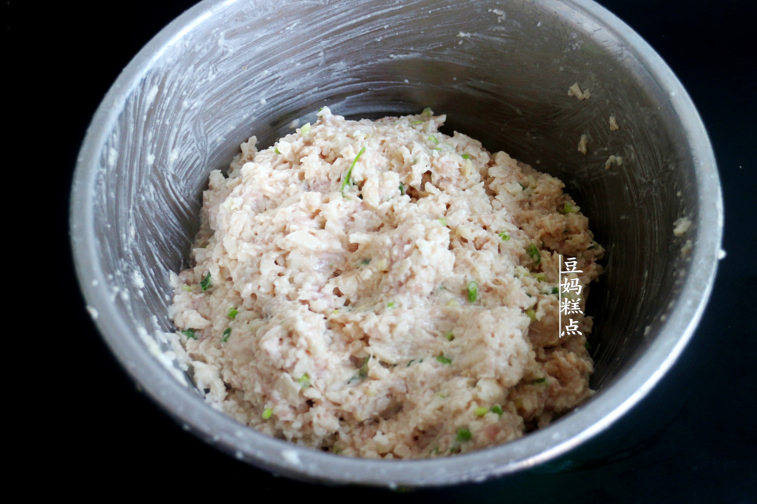 孩子超爱的，特色莲藕肉丸，不油炸，这做法健康不上火