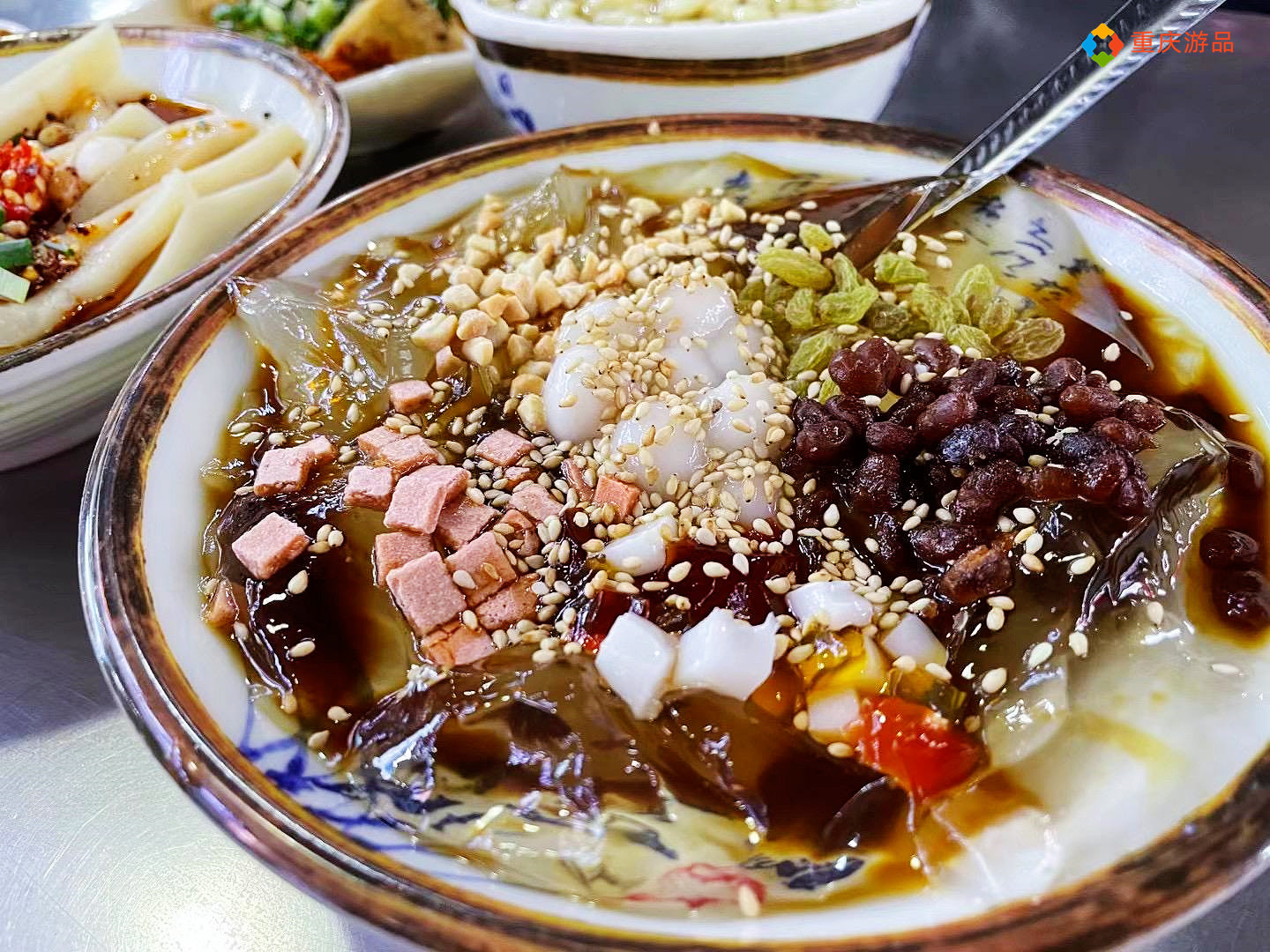重庆小两口环游中国：西昌美食之旅，包浆豆腐一定要来两份