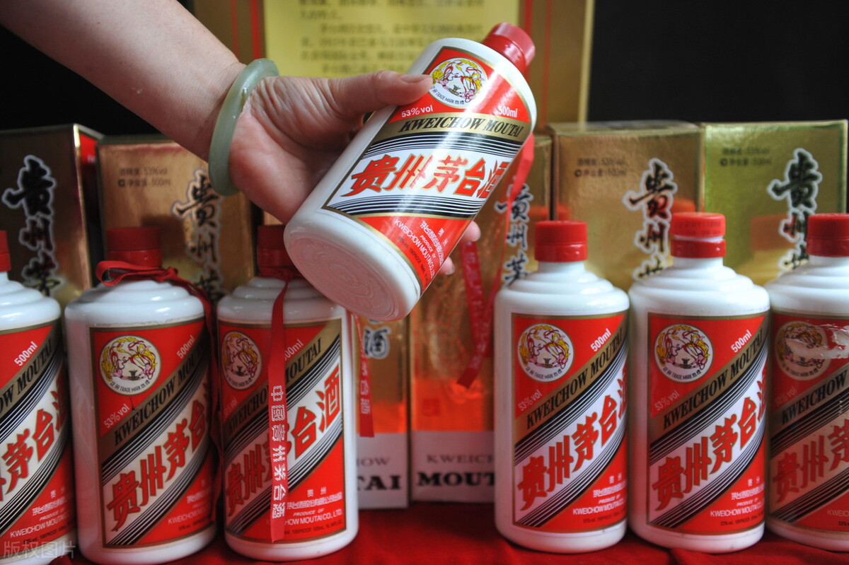 飞天茅台酒带动白酒行业起飞？网友：茅台酒已经涨到3200元了