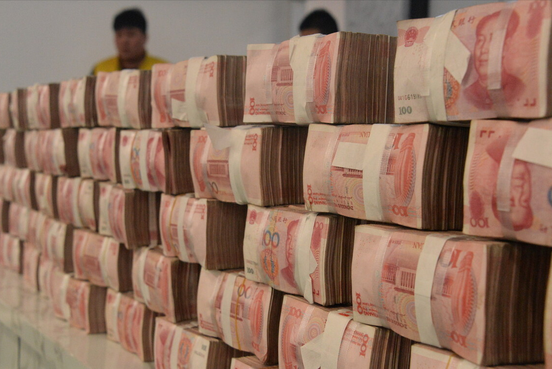 100万存到银行和100万买房子，10年过后，哪个更划算？
