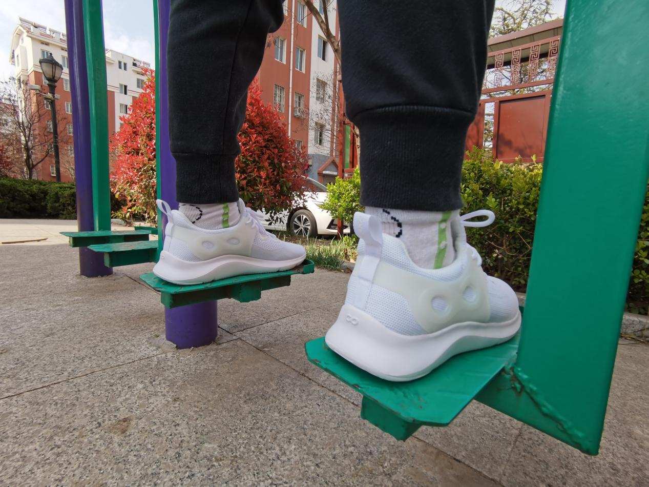 轻盈透气不累脚，咕咚跑鞋K5，专为运动而生