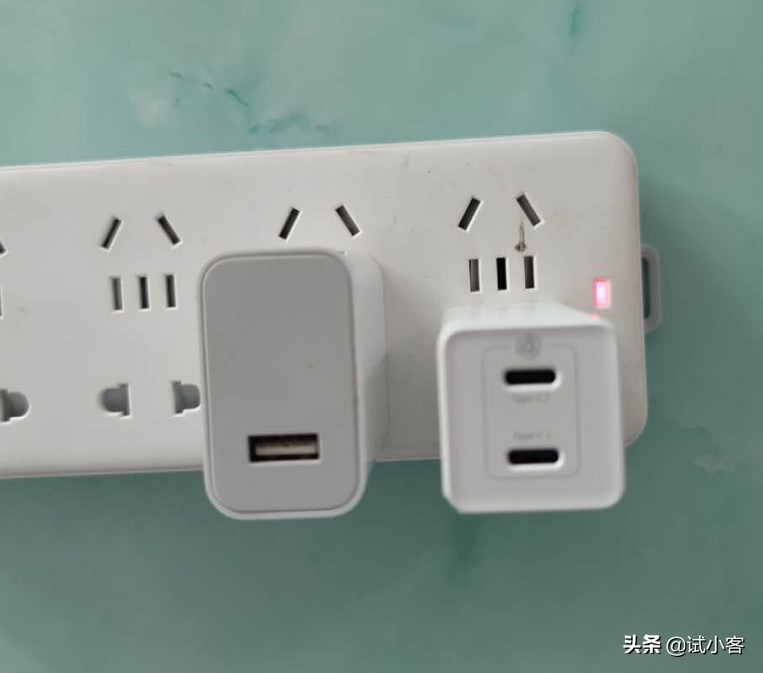 iPhone 12充电头怎么选？便携小巧的倍思快充头才是我的菜