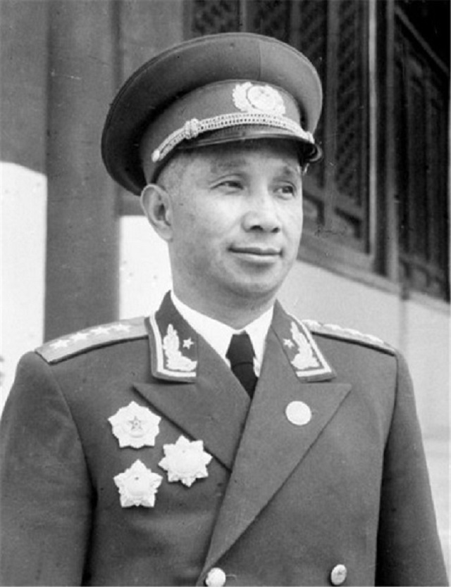 1955年粟裕调空军入闽，伟人在杭州听闻大怒：谁做的决定