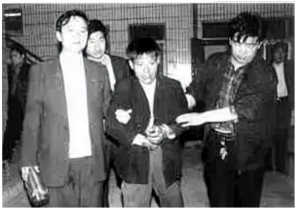 解析公安部头号恶匪彭妙计：90年代杀77人，被捕时自称陕西匪王