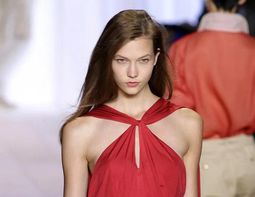 T台上的女王，现实中的印度王妃，“灰姑娘”肯