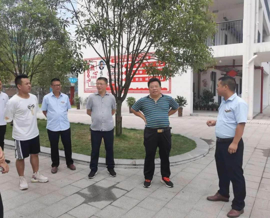 市人大常委会第五执法检查小组开展“一法一办法一条例”执法检查